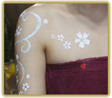 ブライダルエステのお供に…。前撮りまたは披露宴でいつも以上に輝くお肌になる為にキラキラのボディアートをしてみませんか？