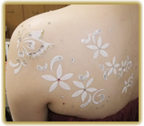 ブライダルエステのお供に…。前撮りまたは披露宴でいつも以上に輝くお肌になる為にキラキラのボディアートをしてみませんか？