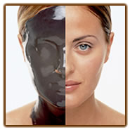 日々の忙しさやストレスから乱れがちなターンオーバー。
肌は老化角質やクレンジングでは落としきれない汚れな
ど不要物が溜まっていきます。
汚れを吸着させる活性木炭を原料としながらも、さらに
海藻成分で高い保湿効果を維持。混合肌や脂分の気にな
る方の肌のアンバランスを整えます。